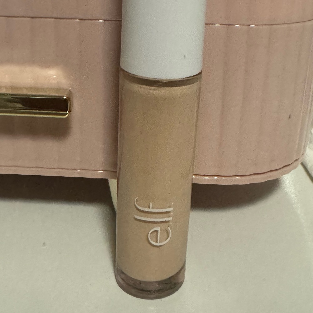 Elf concealer - Picture 2 of 4
